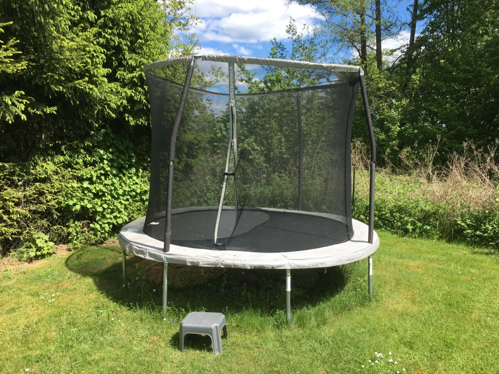 Haus mit Spielwiese-Dedans