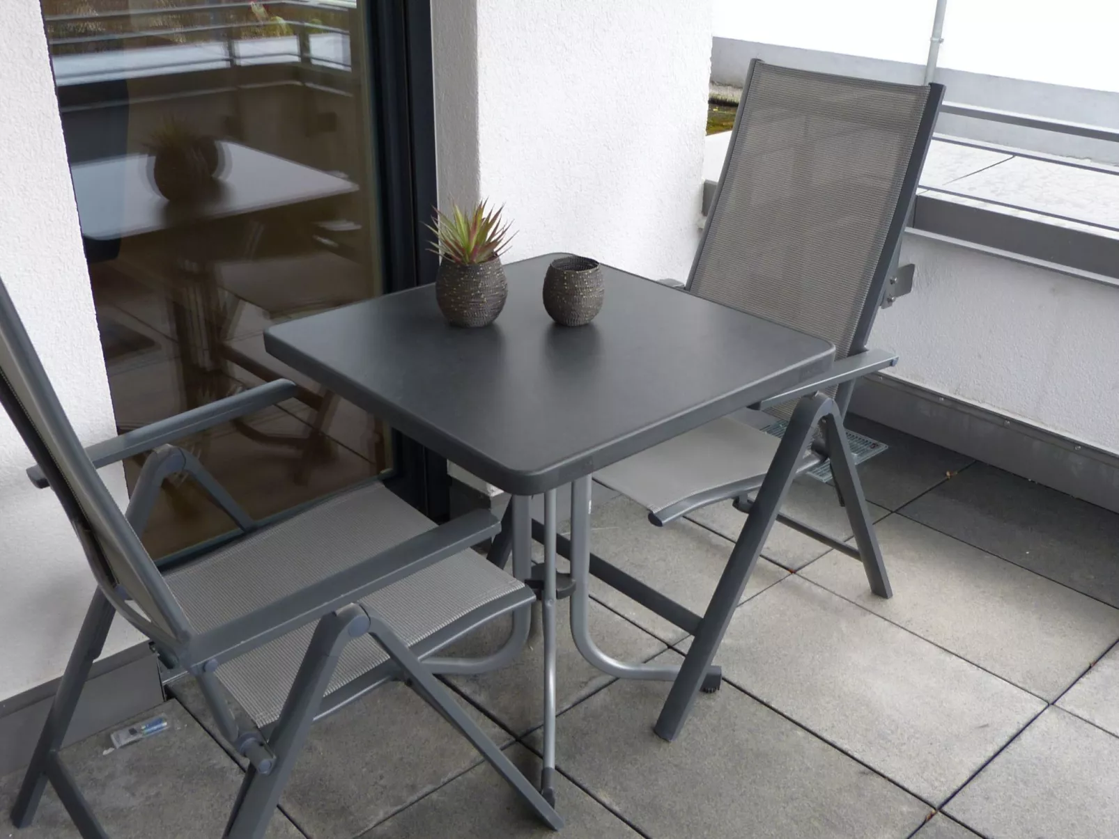 Moderne Wohnung mit Parkplatz und Rheinblick-Drinnen