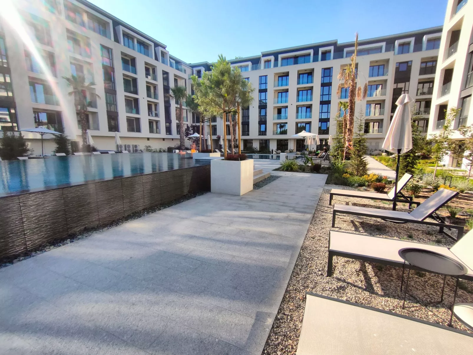 Studio "Allure Varna" mit Infinity-Pool-Draußen