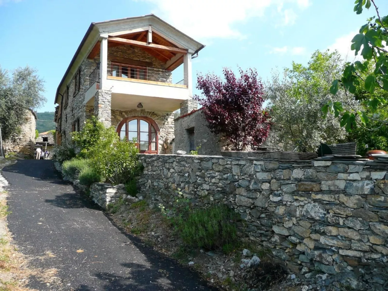 CASA SISSI, Sehnsuchtsort zwischen Olivenhainen-Dedans