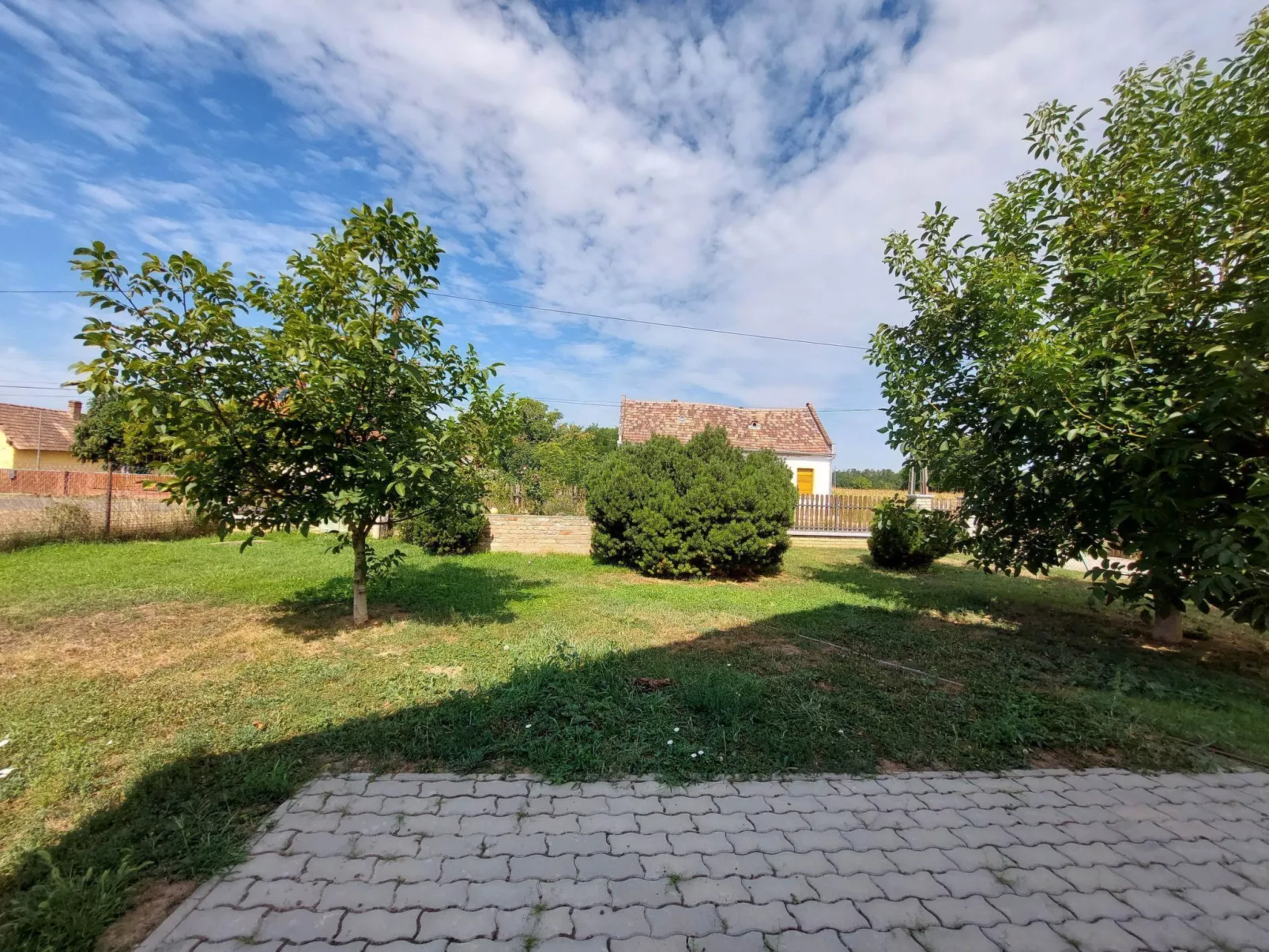 Schöne Ferienwohnung in ruhiger Lage-Dehors