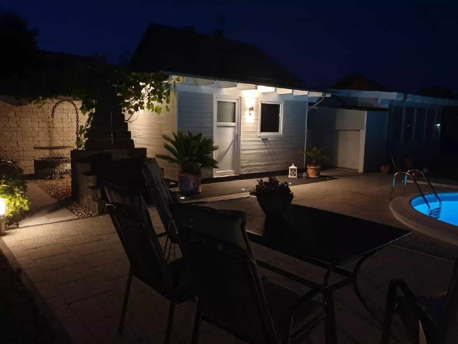 Sandra´s Ferienwohnung mit Pool-Drinnen