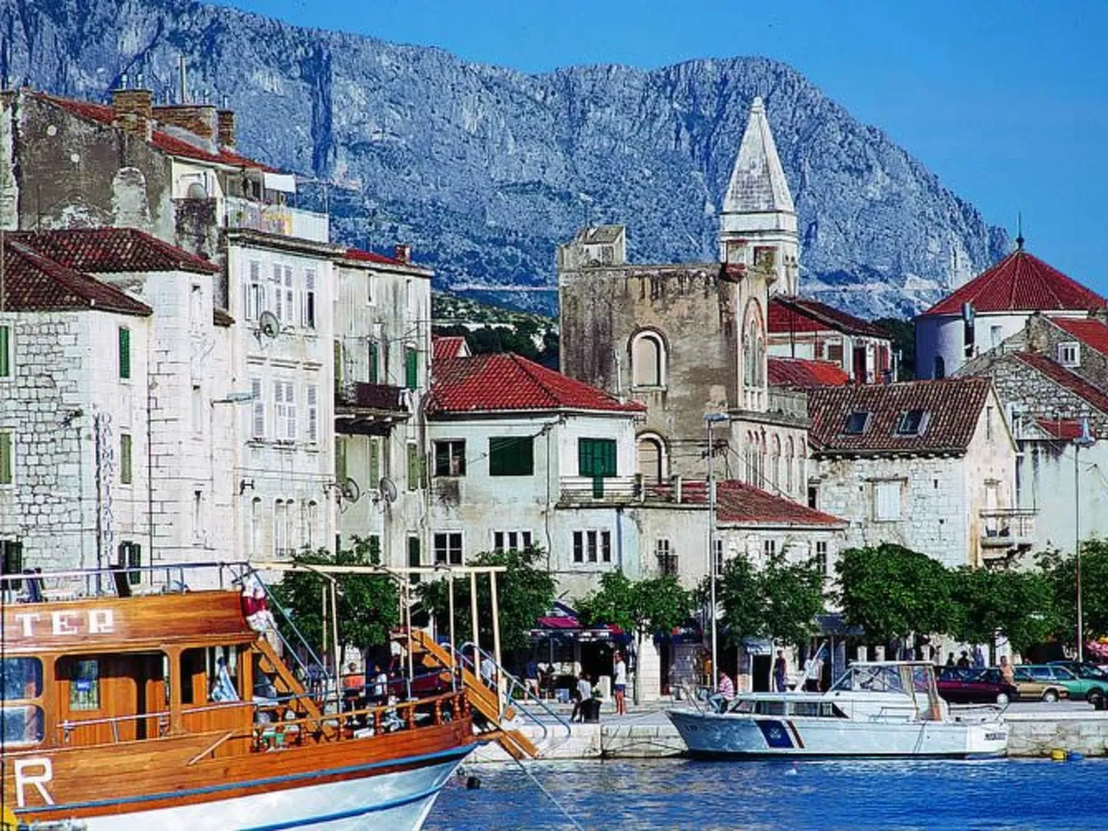 Freistehendes Ferienhaus in Duge Njive mit Privatem Pool-Outside