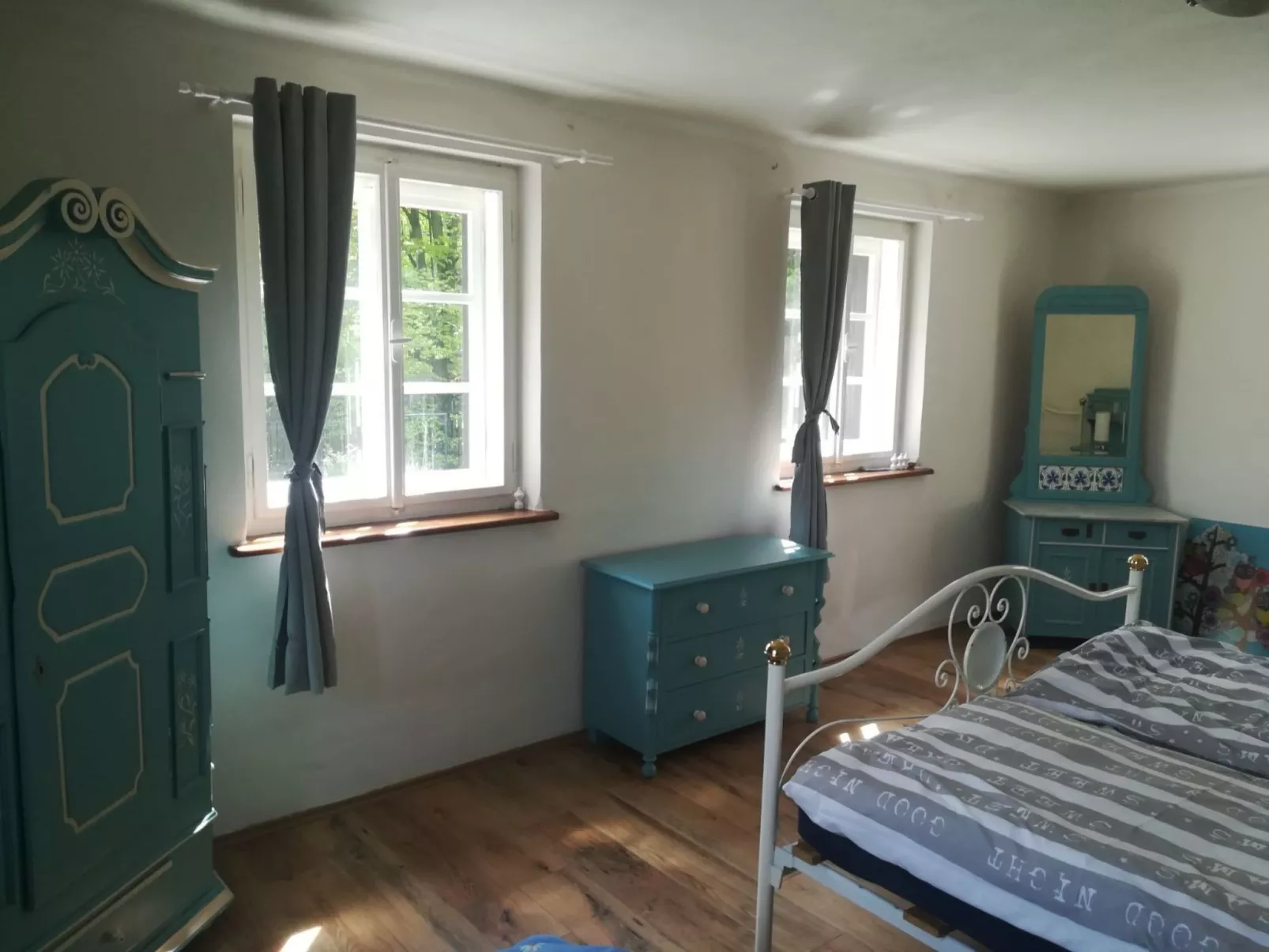 Traditionelles Haus, umgeben von Wäldern in Ralsko-Inside