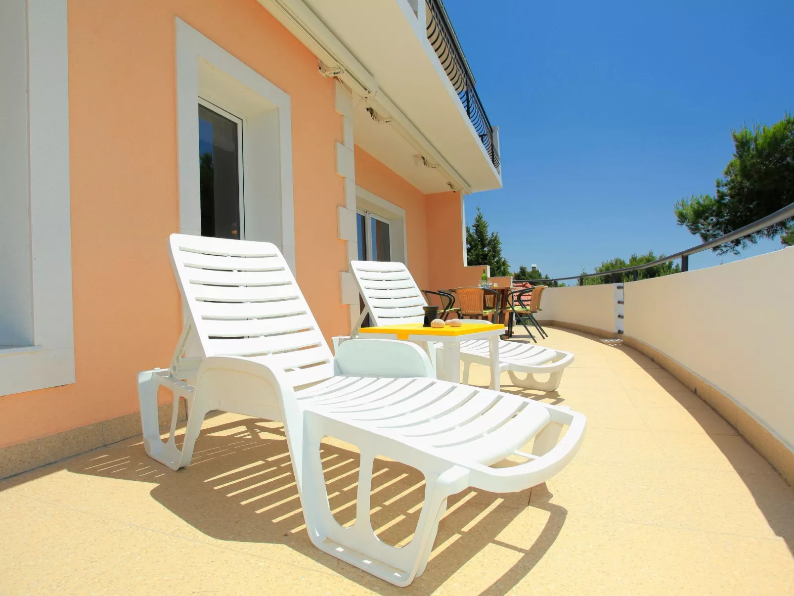 Ferienapartment für sechs Personen-Draußen