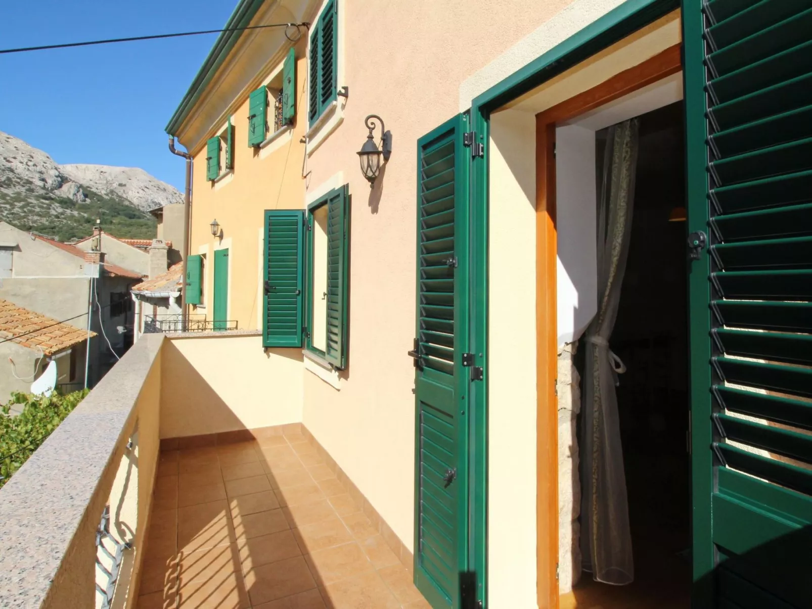 Renoviertes Steinhaus mit Garten und Pool ideal für ein erholsamen Urlaub-Dedans