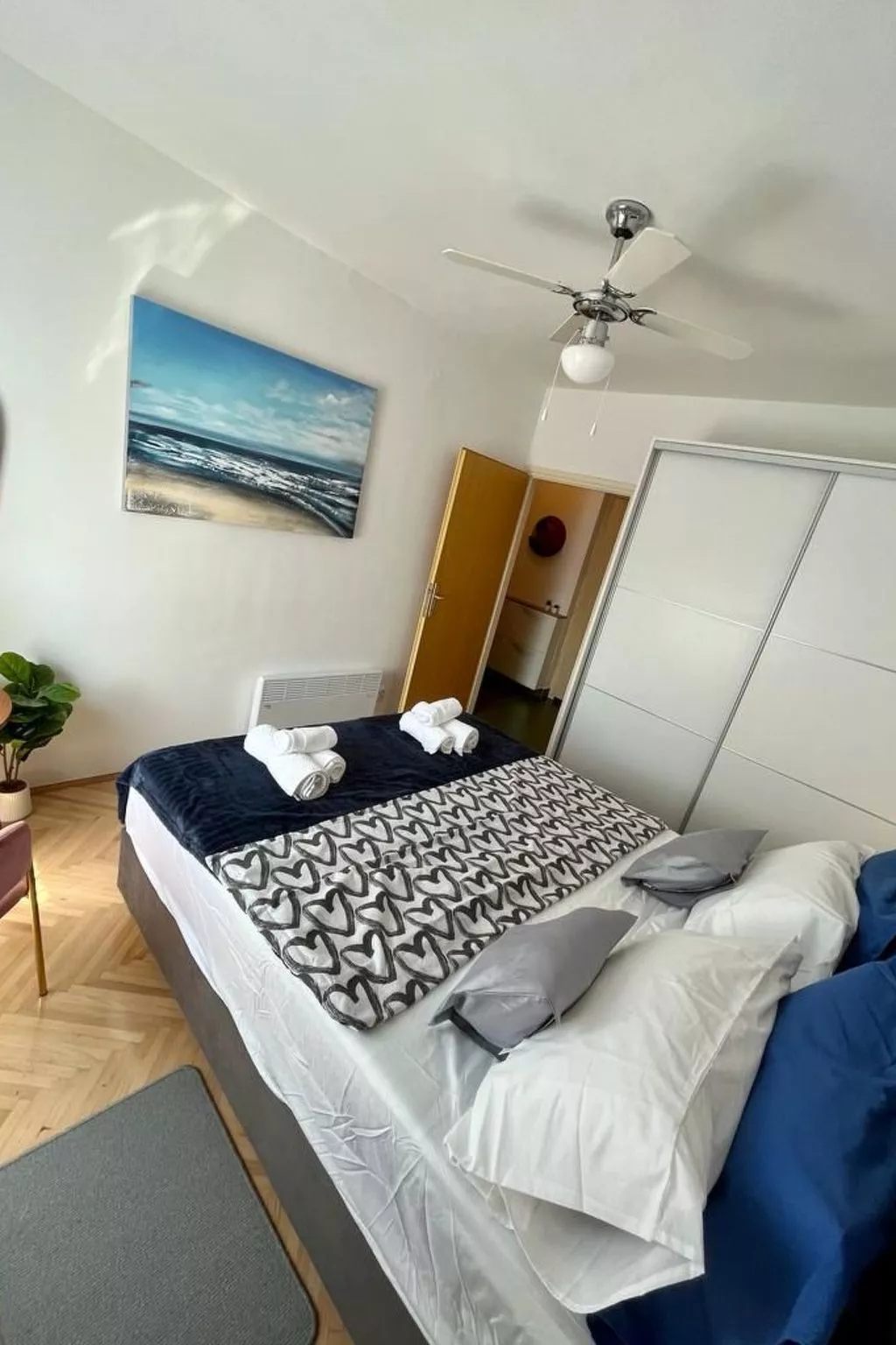 Wohnung mit Blick auf das Wasser-Image-tags.info