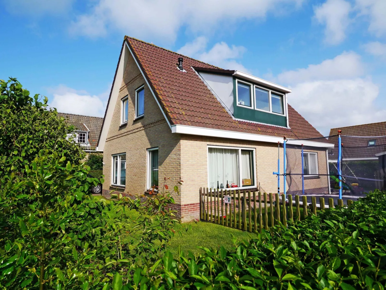 "Yesser" mit eigener Terrasse-Outside