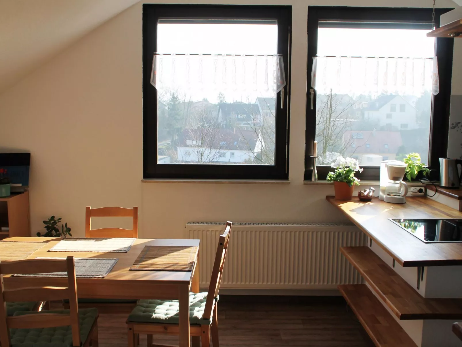 Mit Terrasse-Drinnen