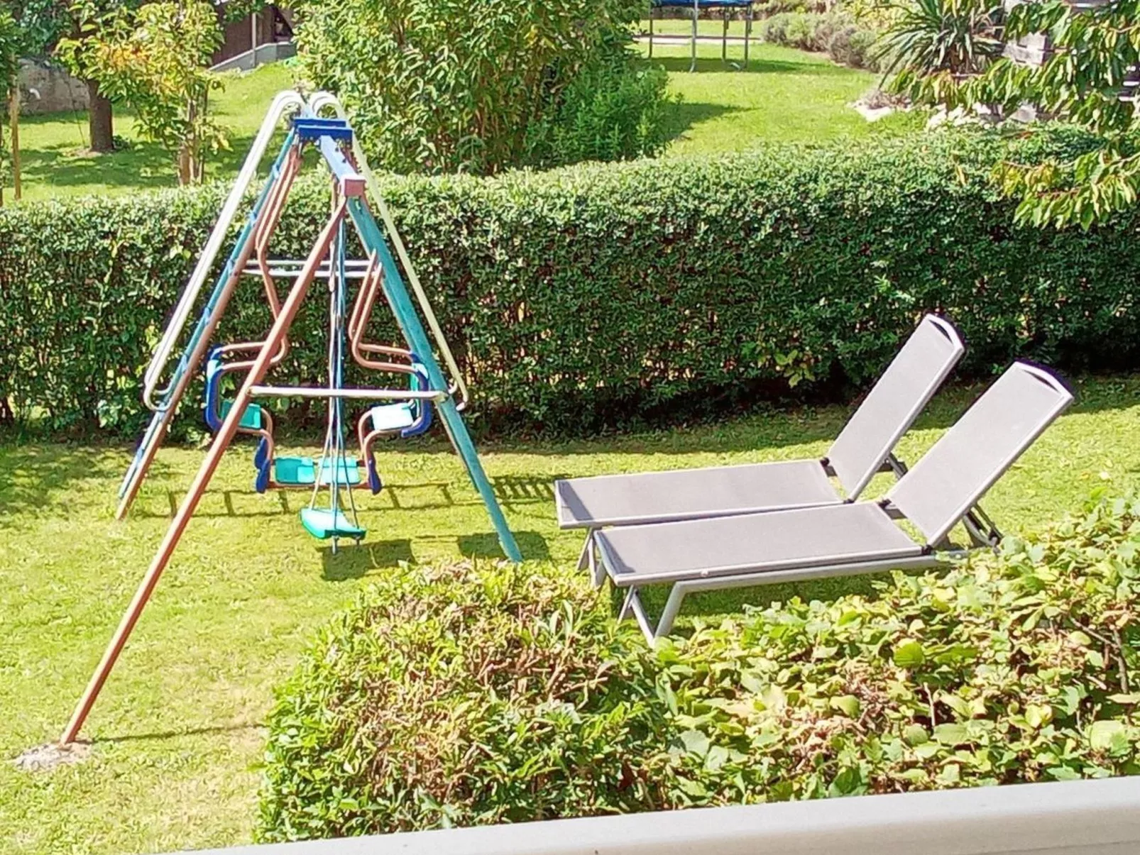 Mit sonniger Terrasse und Ausblick-Outside