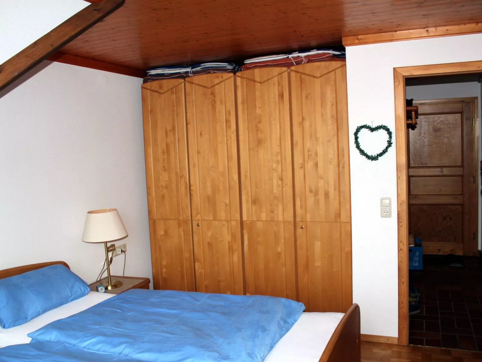 Moderne Ferienwohnung mit Balkon-Dedans