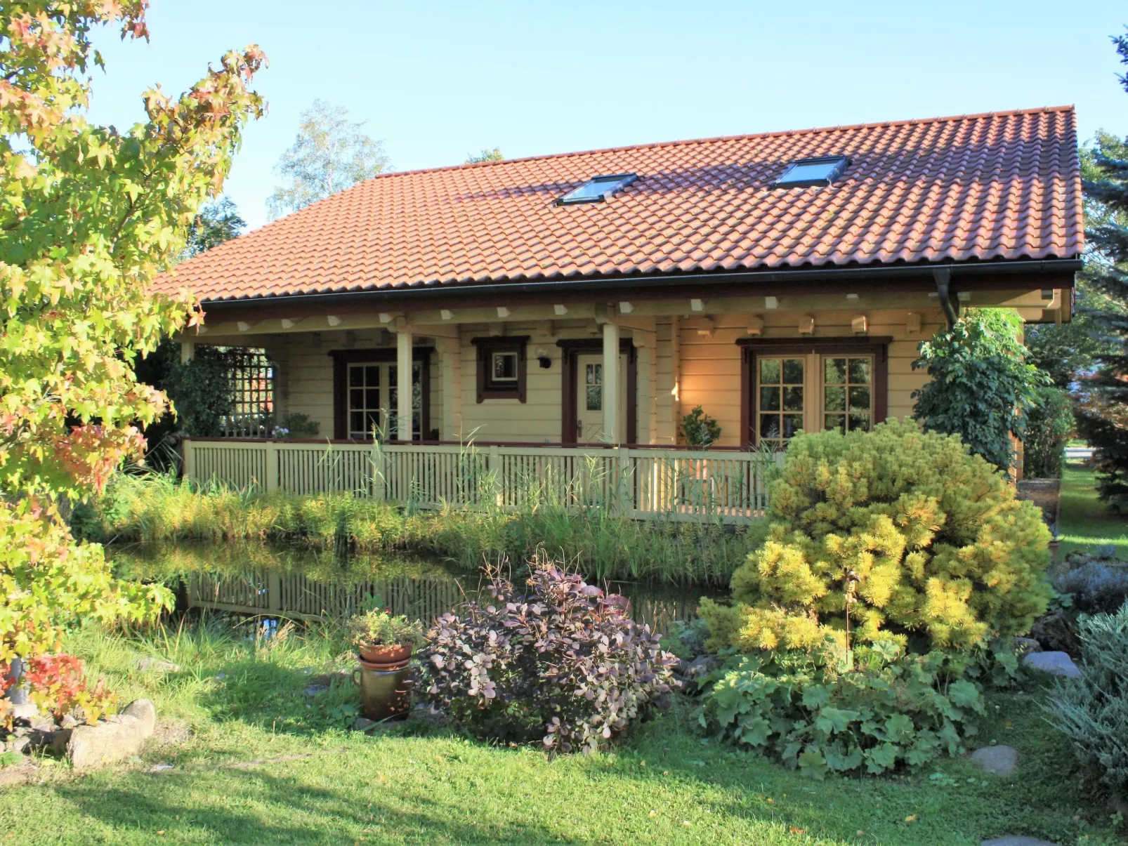 Gemütliches Blockhaus in Waldrandlage mit Sauna-Draußen