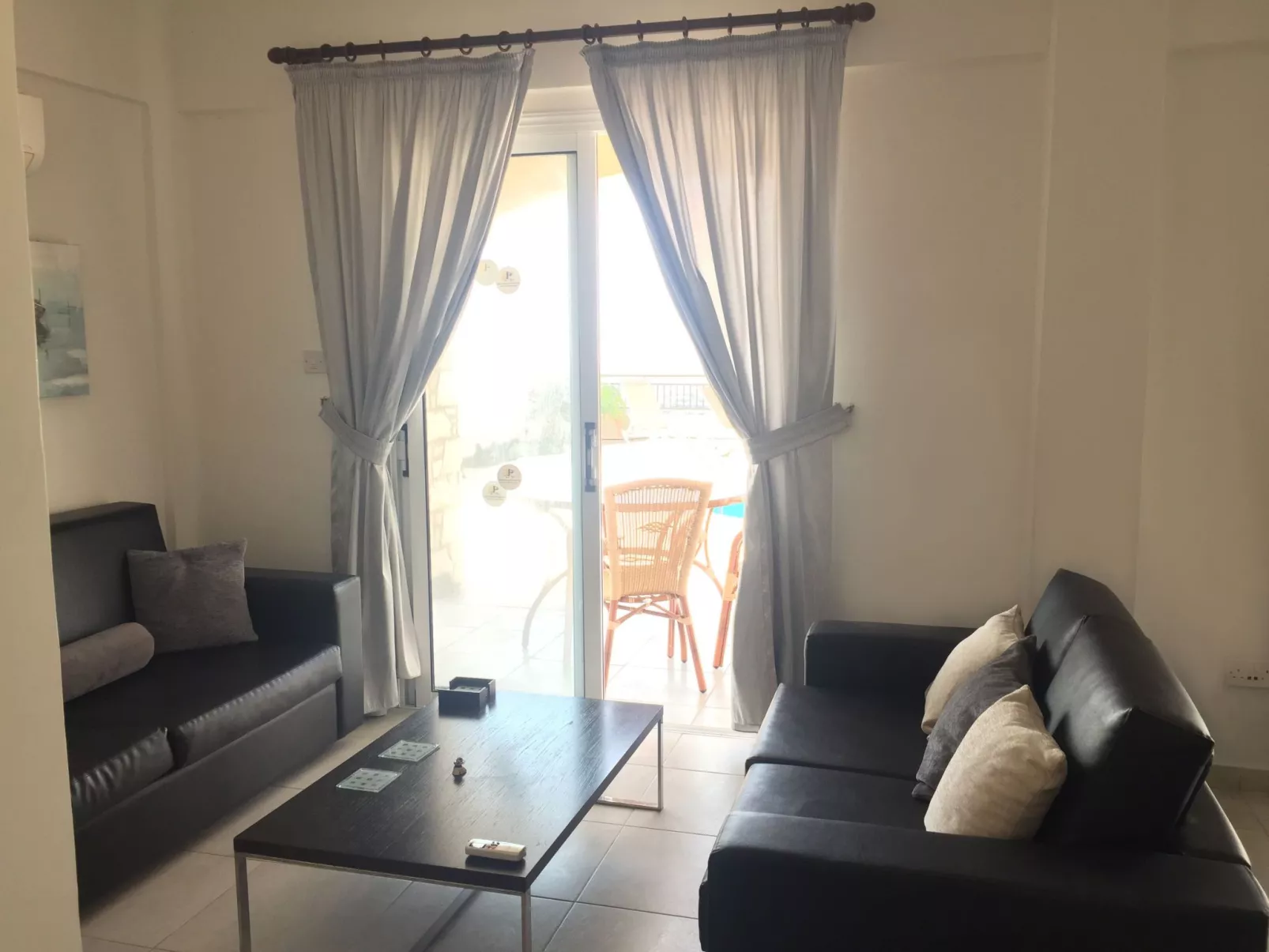 Modernes Ferienhaus mit Pool in Tremithousa-Inside