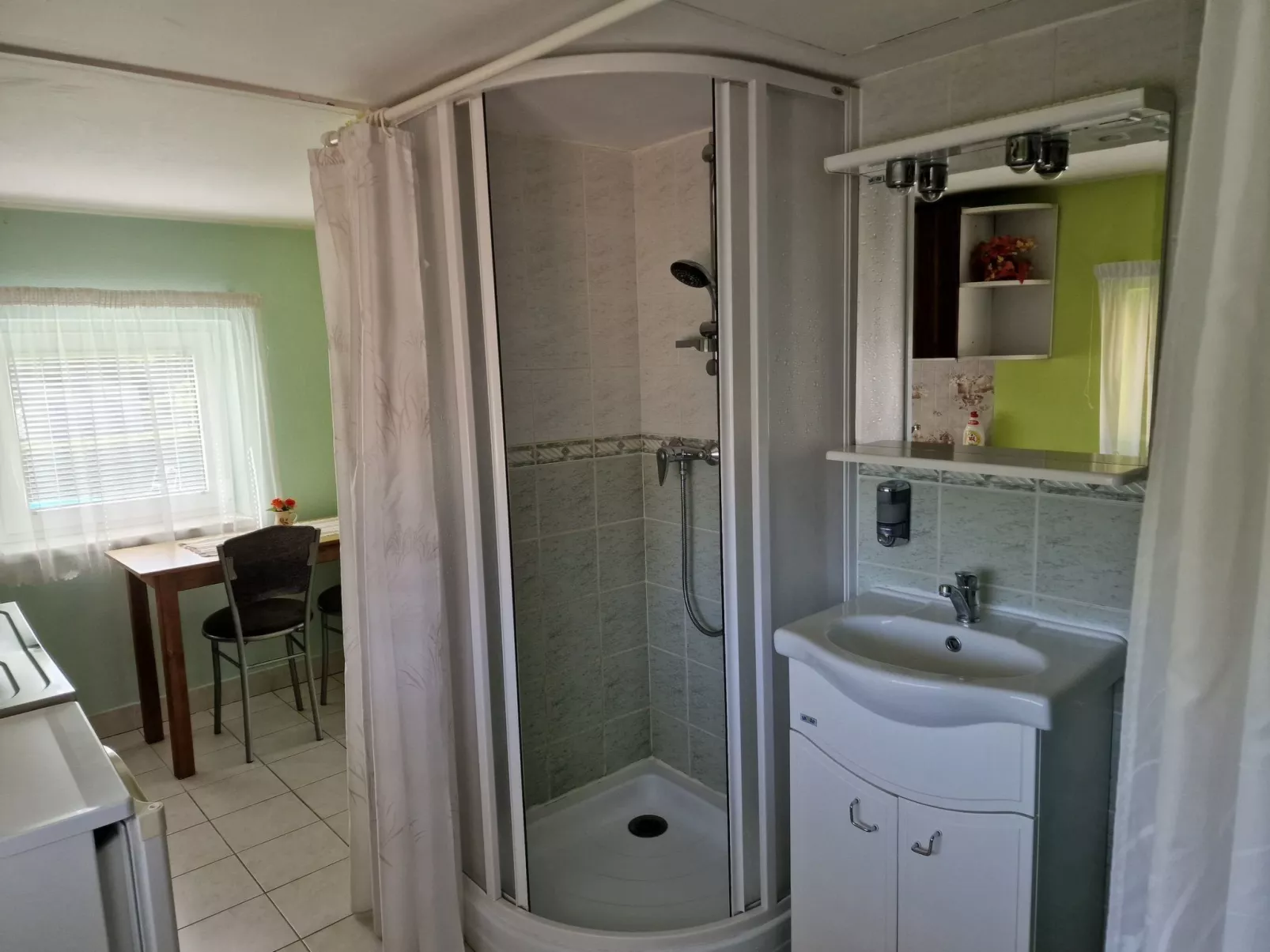 Mit Garten und Pools-Inside