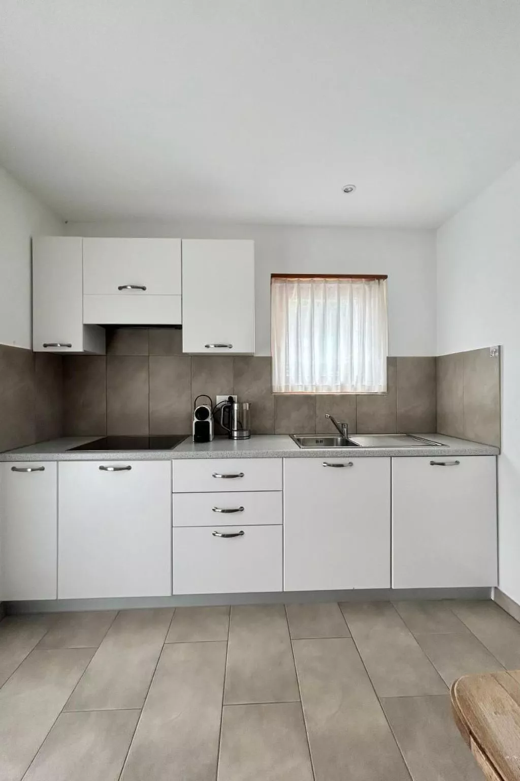 Einzimmerwohnung mit Bergblick-Image-tags.info