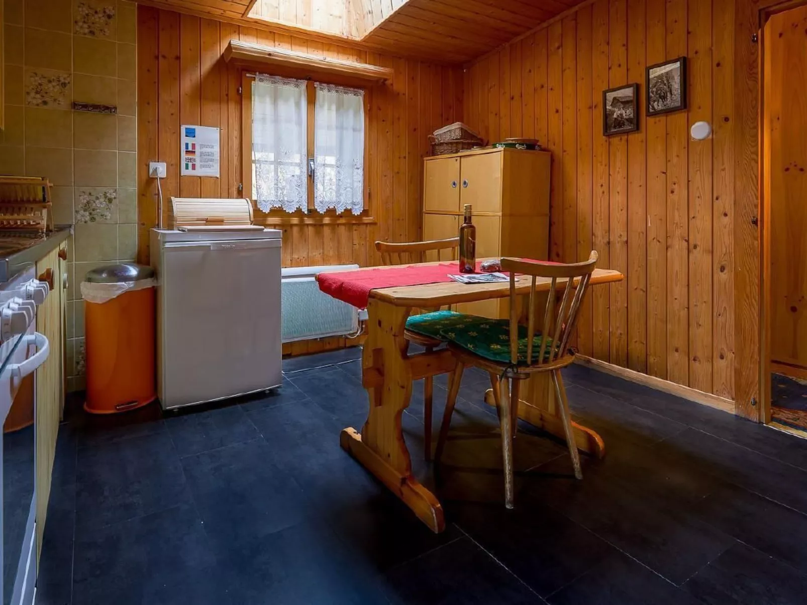 "Base Camp Evolène"-Image-tags.info