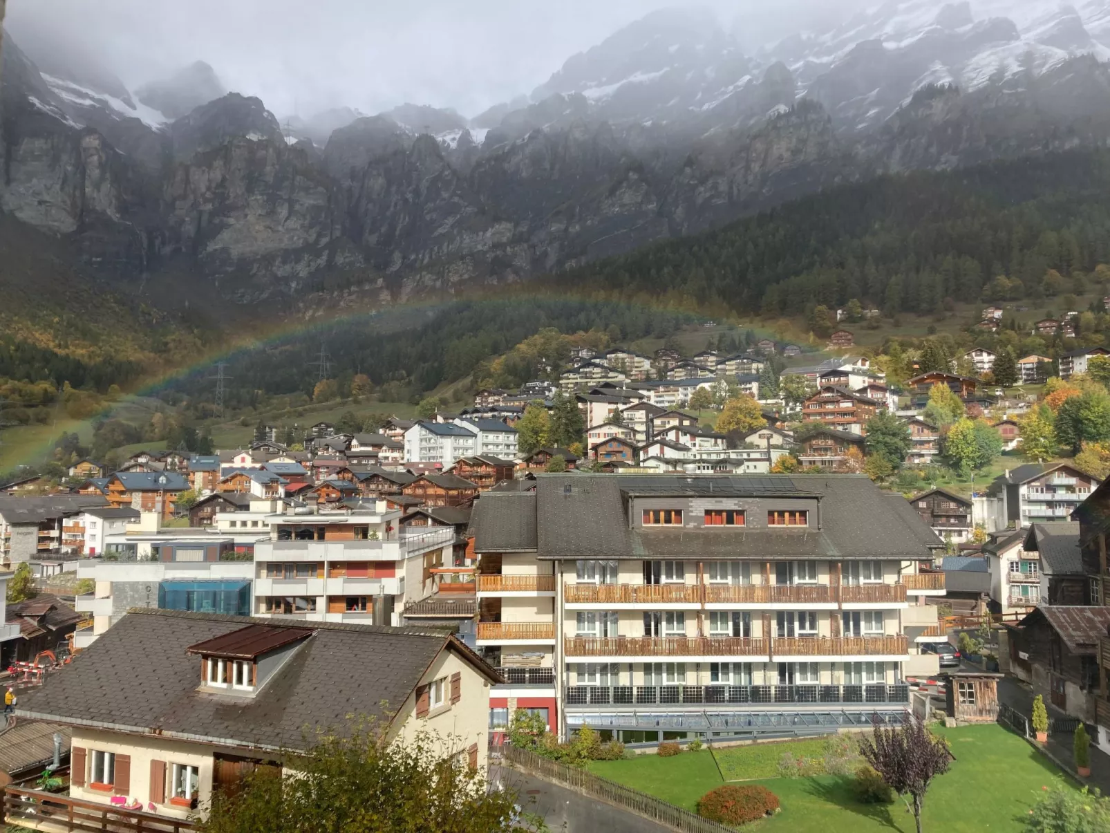 Geräumiges 3.5-Zimmer - Zentral - Balkon - Haus Dala-Dehors