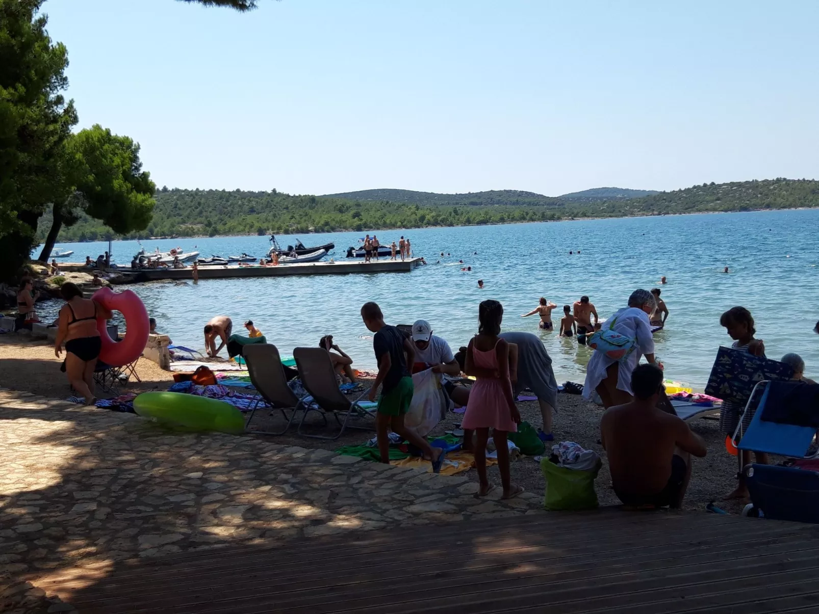 Mit Blick auf das Wasser-Outside