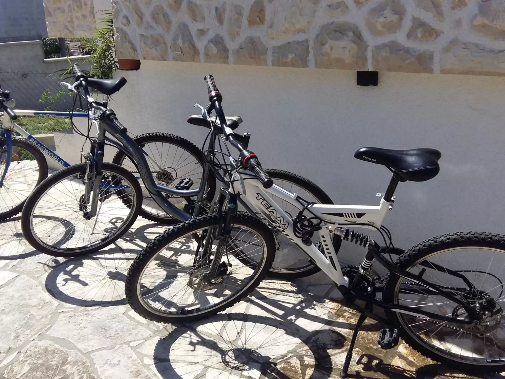 Neu erbautes Apartment mit großem Balkon-Dehors