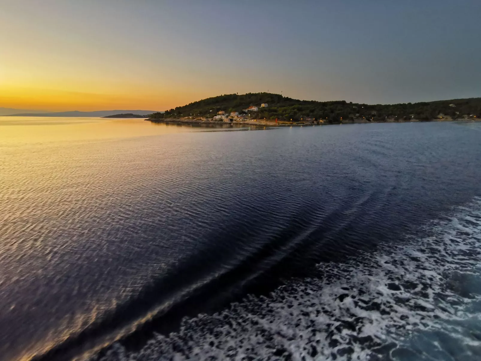 Apartment Bella mit Balkon und Terrasse in Necujam-Outside