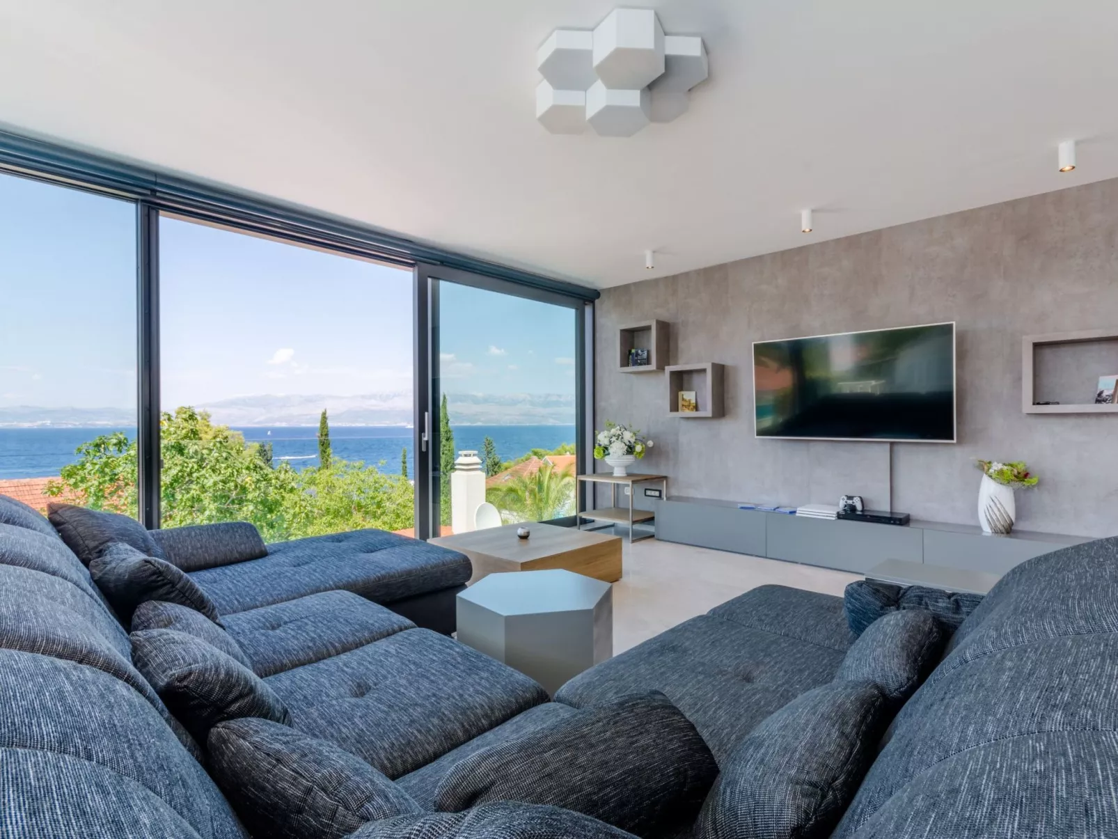 Tolles Ferienhaus in Sutivan mit Privatem Pool-Inside