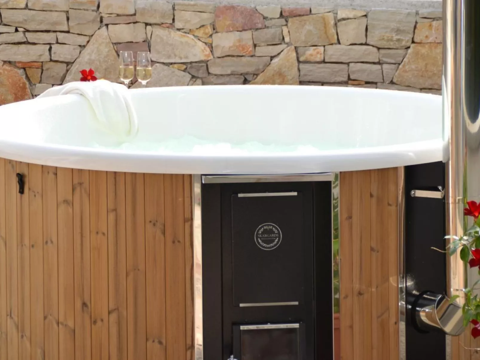 Detailgestaltete Villa mit Pool, Sauna und Hot Tub-Outside