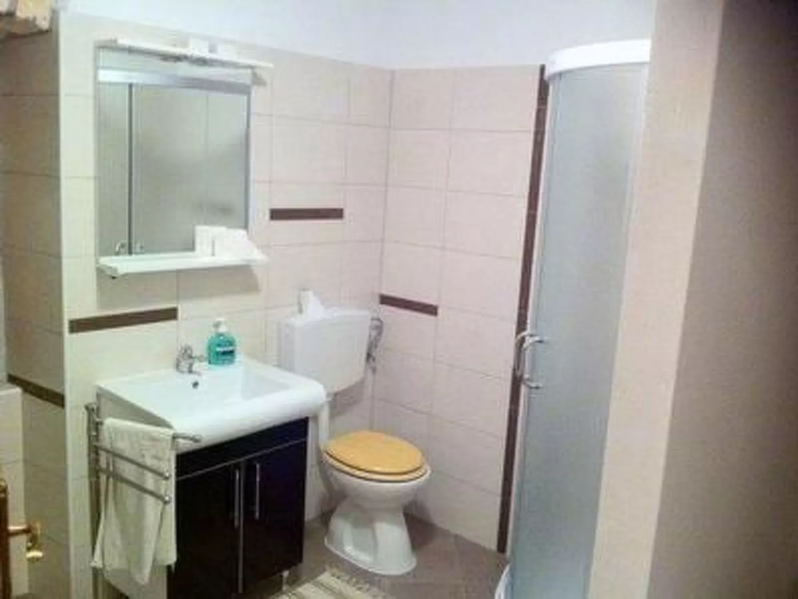 "Eti and Mia" mit Pool-Dedans