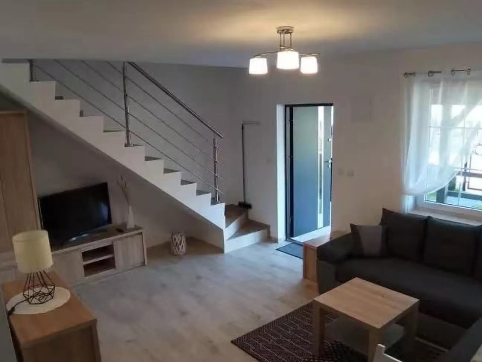 Villa Kacper mit privatem Garten, Terrasse und Grill-Drinnen