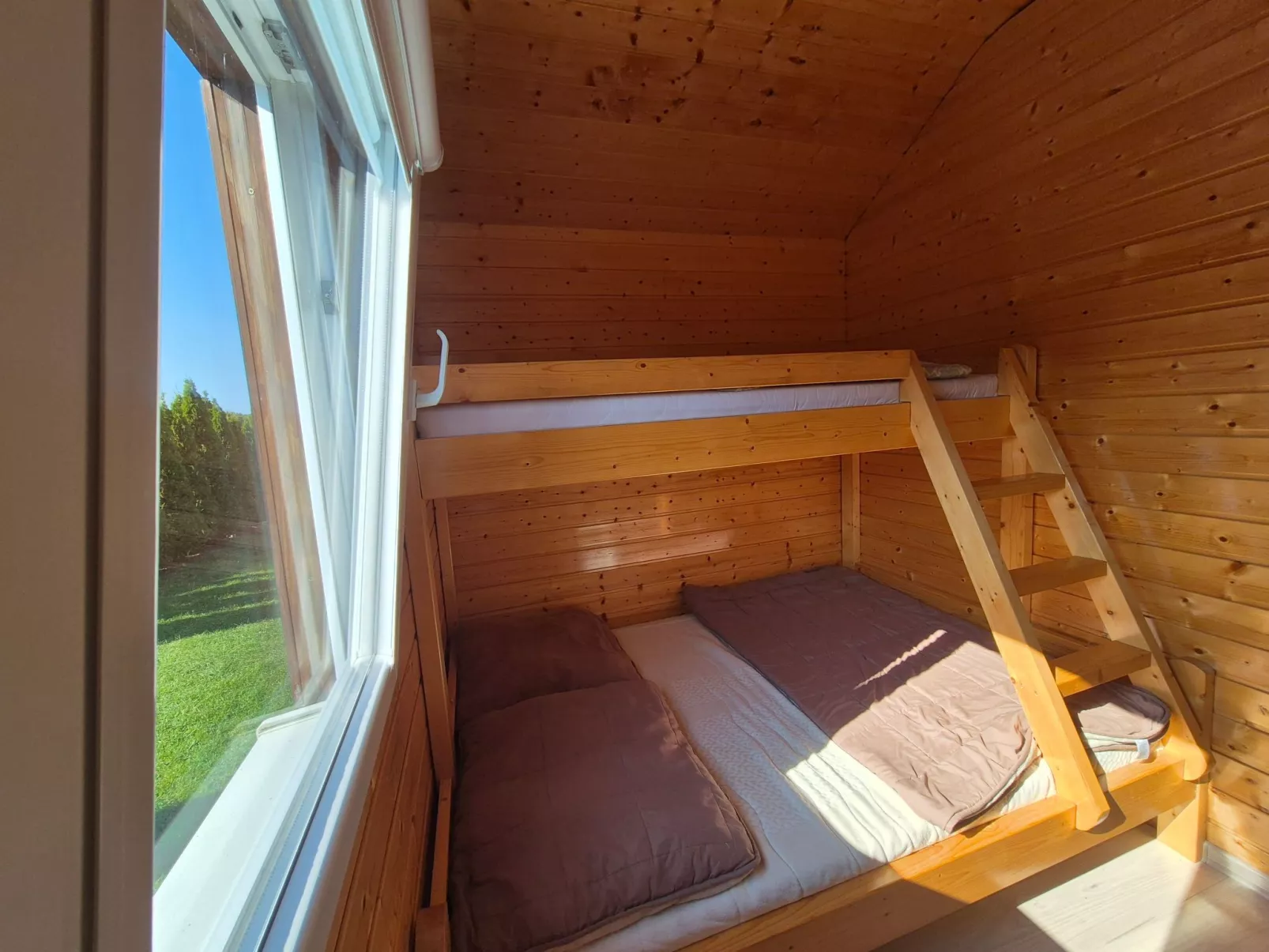 "New 5" mit gemeinschaftlichem Pool-Dedans