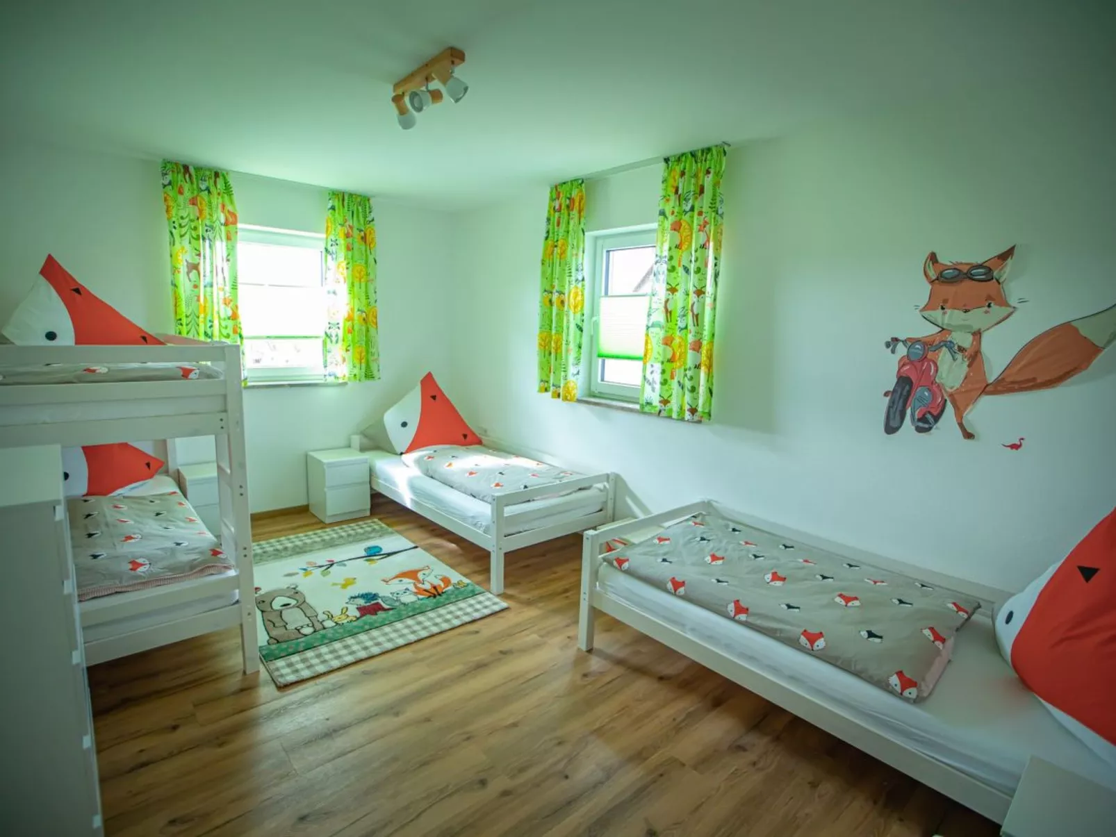 Fuchsbau Erdgeschoß-Drinnen