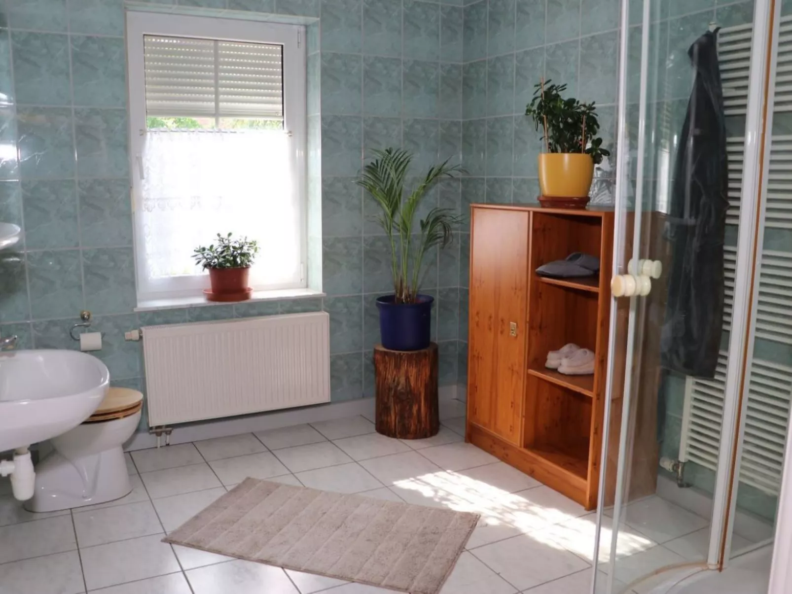 2- Raum Ferienwohnung mit Parkplatz-Image-tags.info