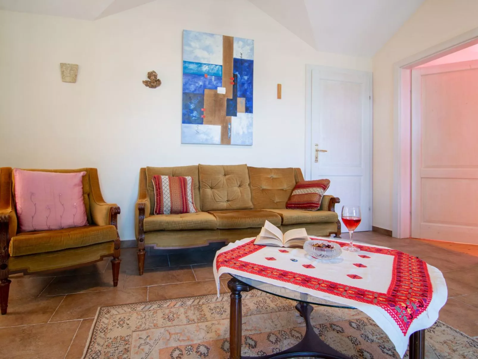 Anwesen "Villa Anton" mit eigenem Pool-Drinnen