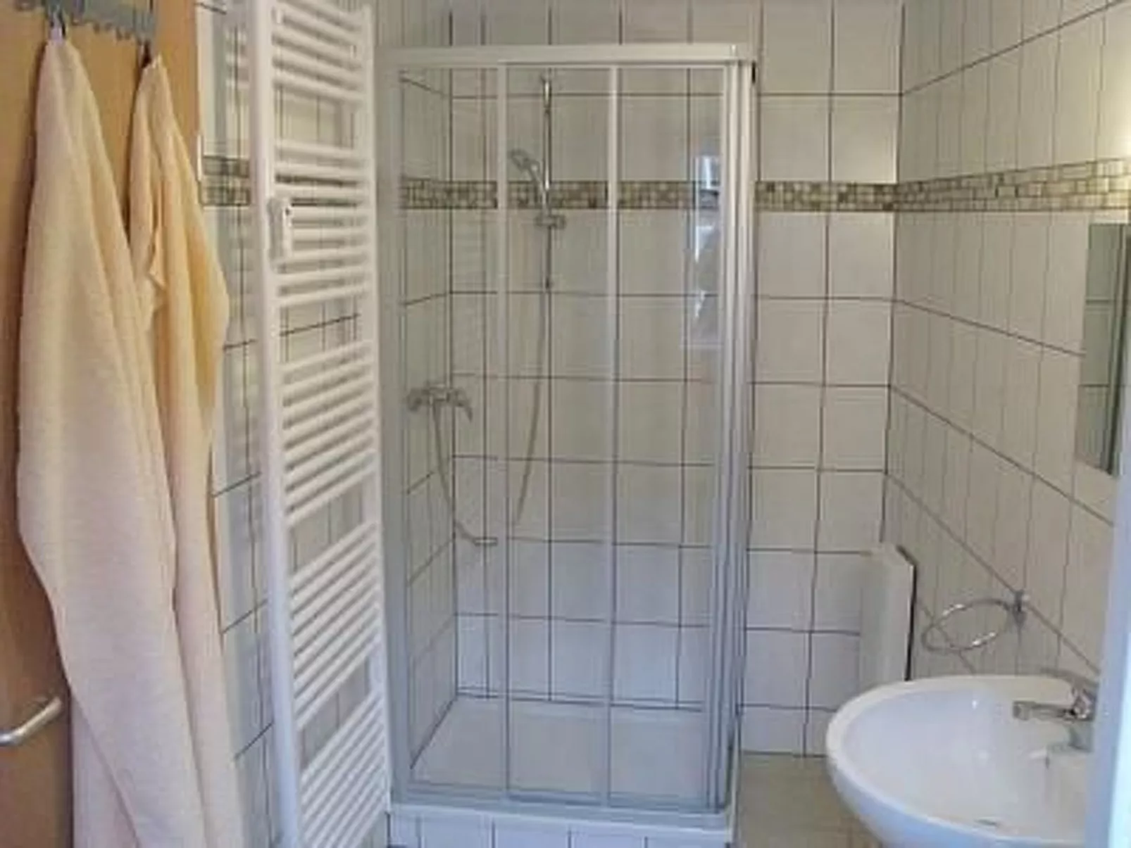 Moderne Wohnung mit Terrasse in zentraler Lage-Inside