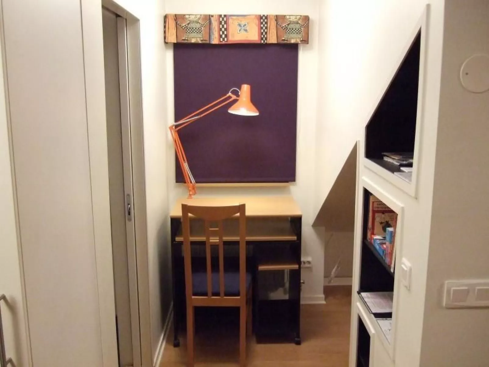 Mit Blick auf das Wasser-Dedans