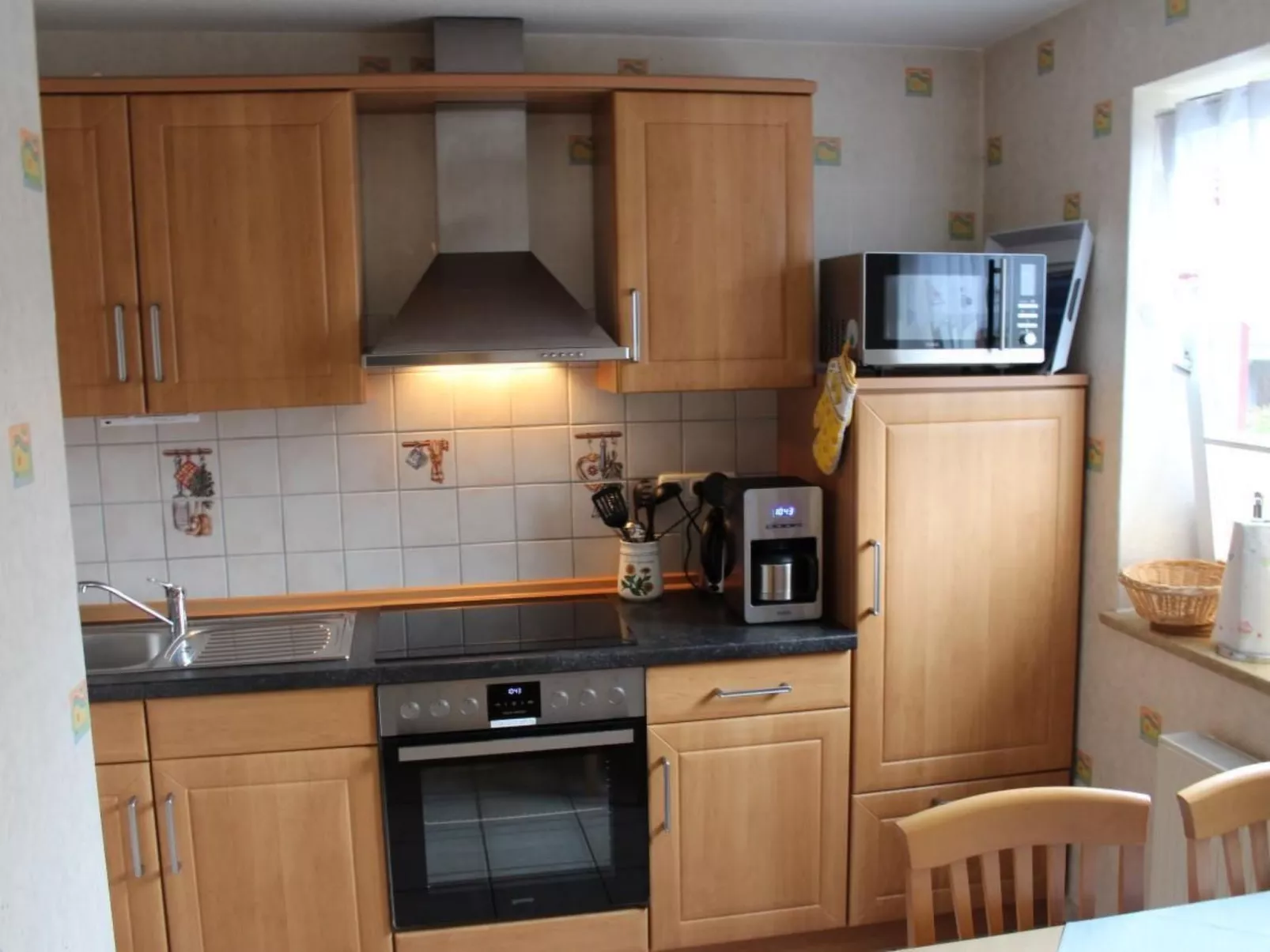 Appartement mit Garten, Grill und Terrasse-Drinnen