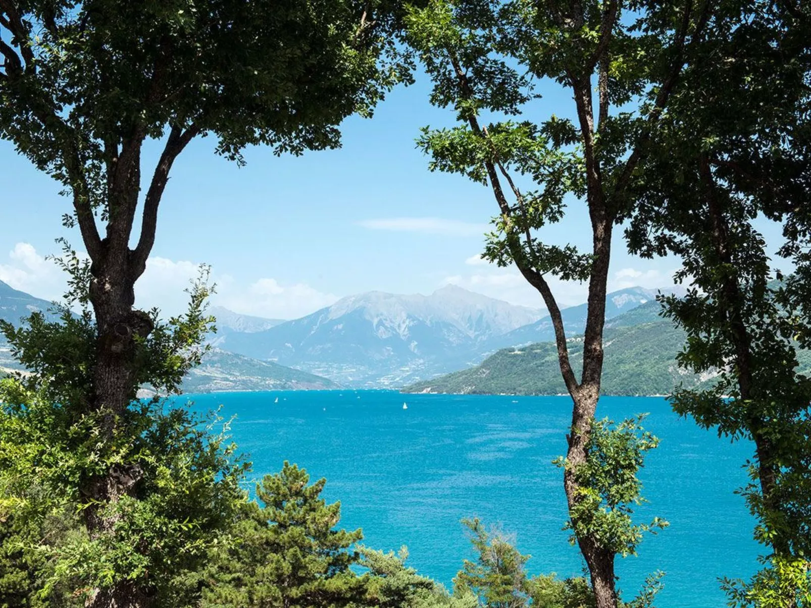 Gemütliches Chalet am Ufer des Sees von Serre-Ponçon-Drinnen