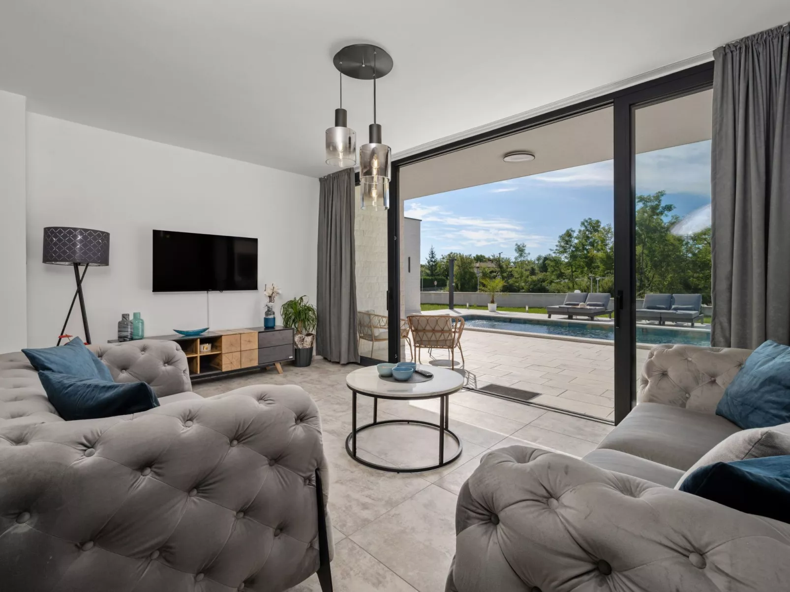 Sunset Villa B-Dedans