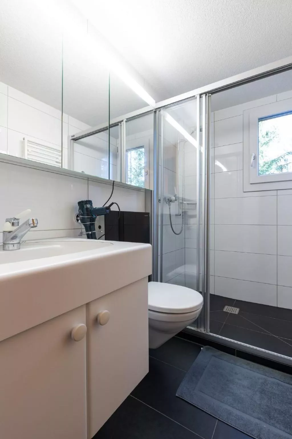 Alte Landstrasse-Inside