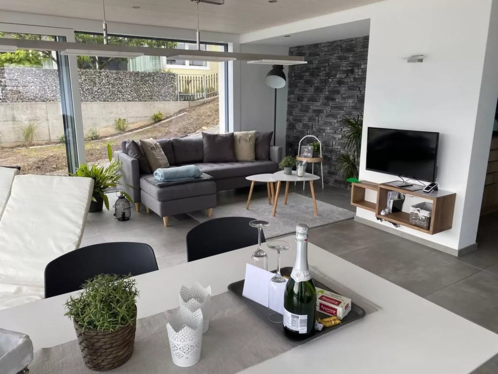 Gemütliche Apartment-Drinnen