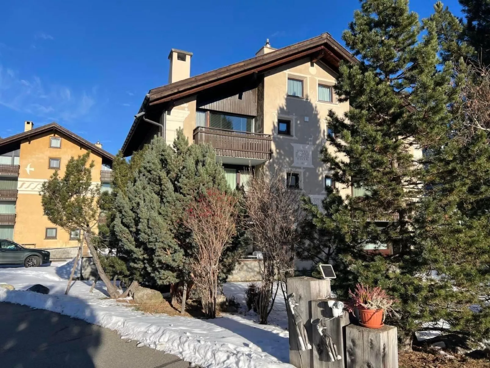 Chesa Arettas-Draußen