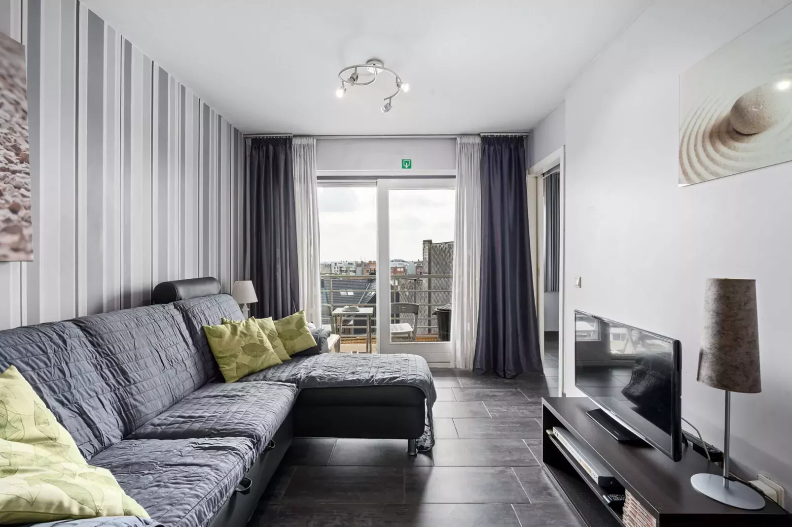 Ocean Suites 717-Living room