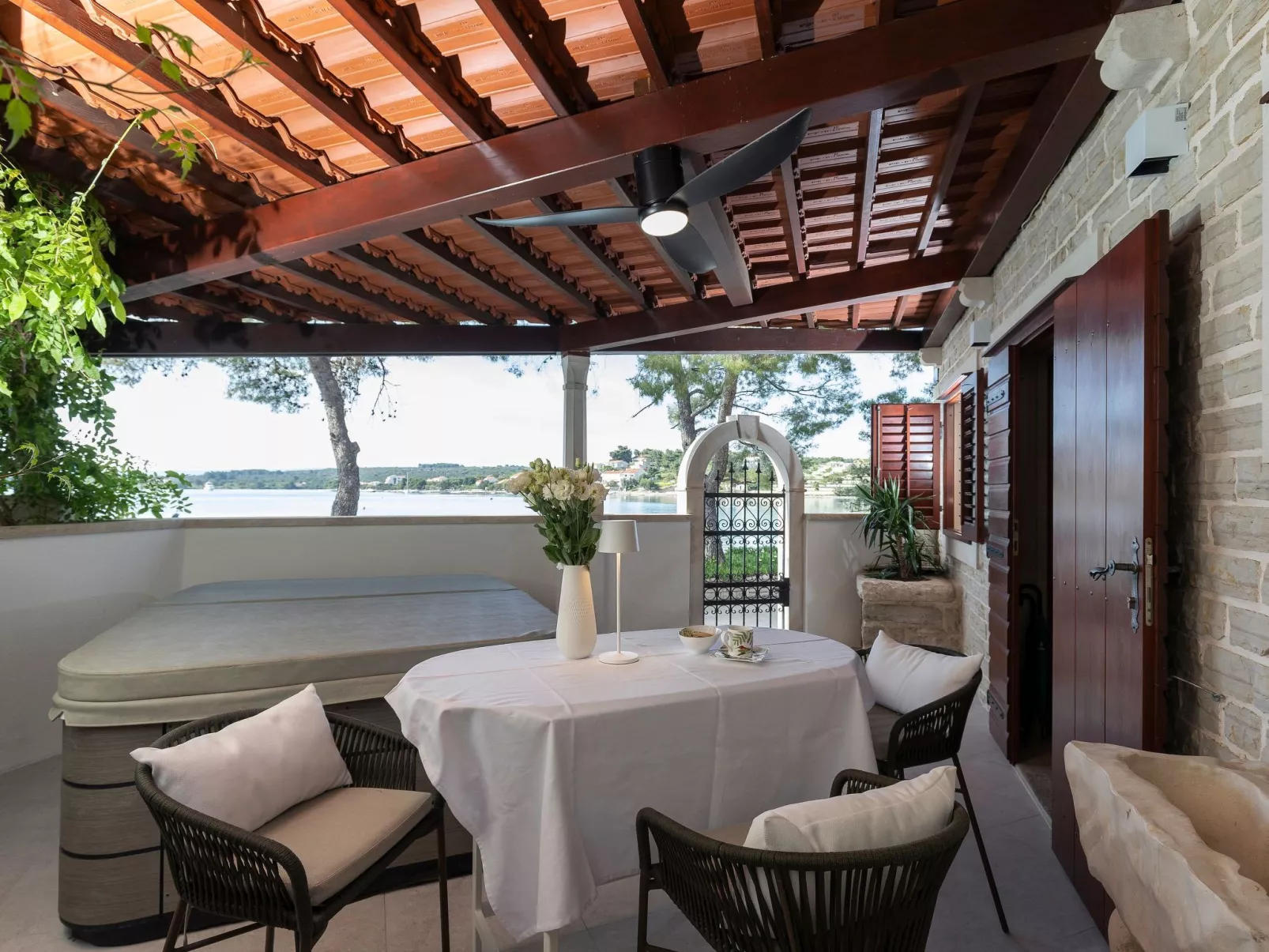 Villa Nauta - Peljesac, Ferienhaus mit Whirpool-Dedans