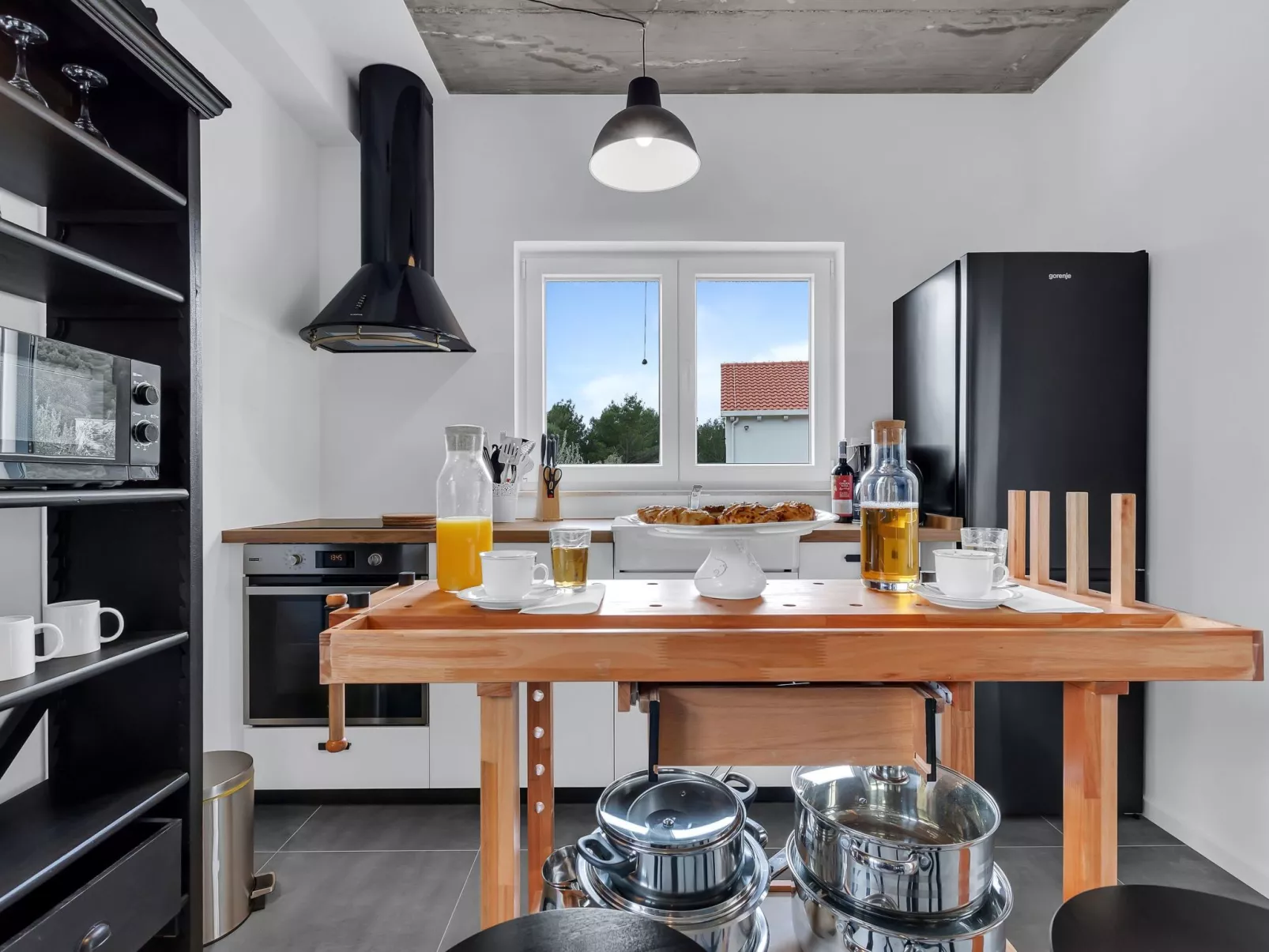 Modernes Ferienhaus in Zaostrog mit Beheiztem Pool-Inside