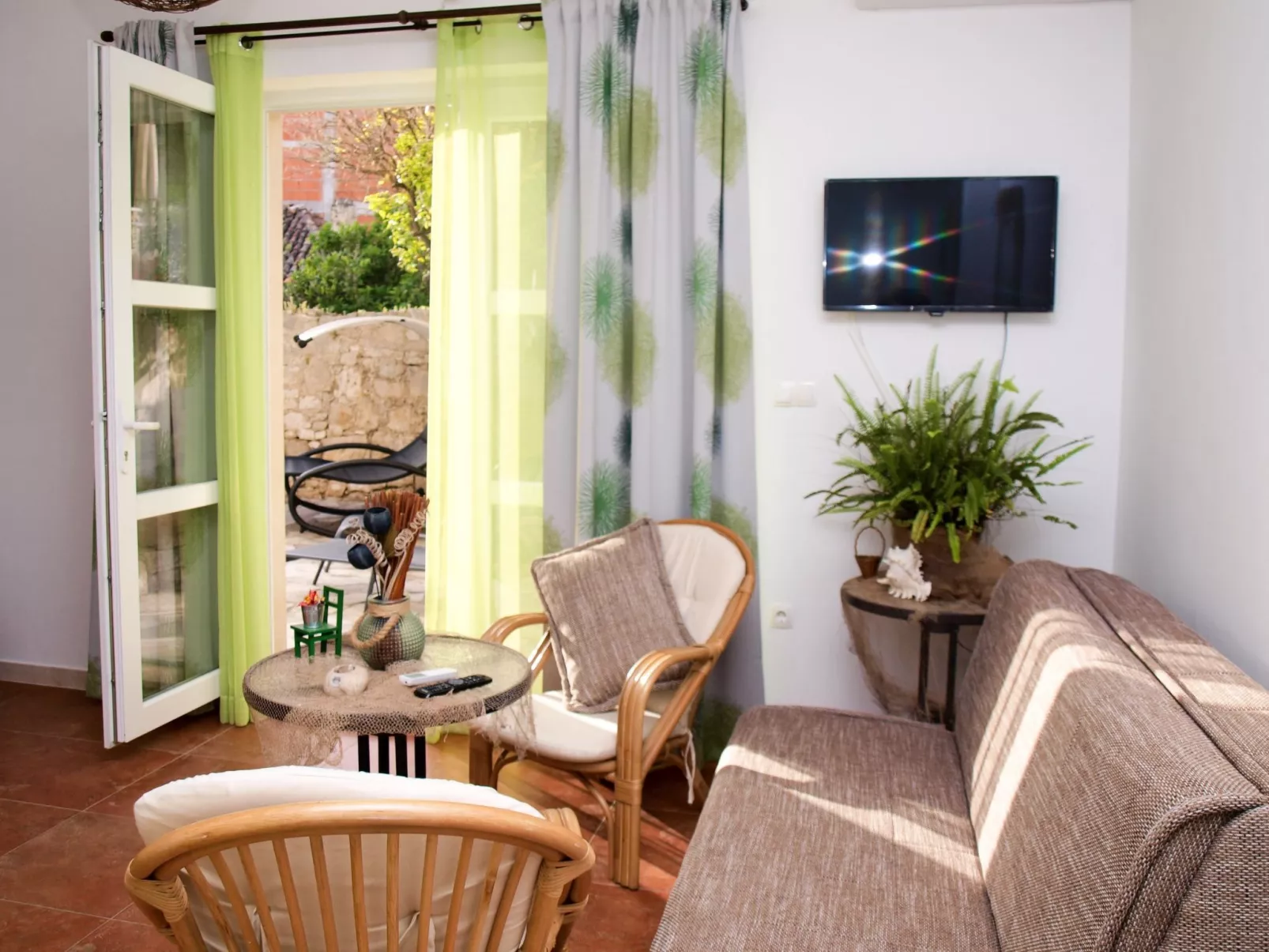 Wohnung „Zitronenbaum Postira“-Drinnen