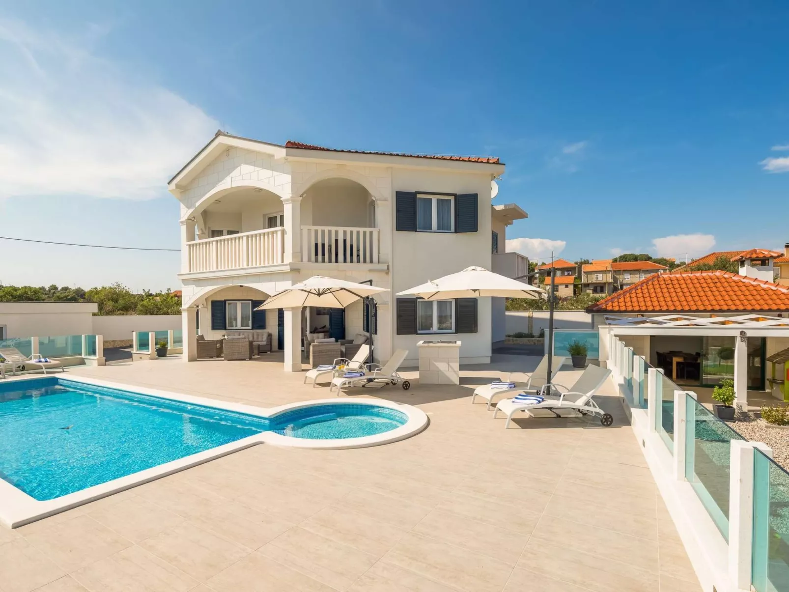 Charmante Villa Ivelja-Drinnen