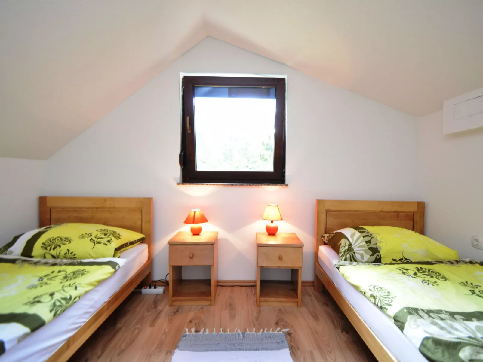 Mit Garten, Grill und Terrasse-Inside