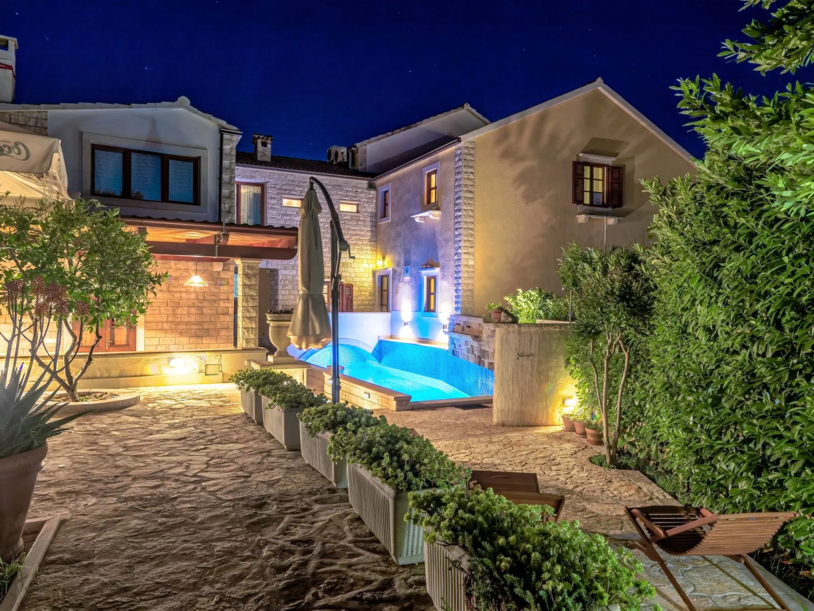 Ferienvilla "Laurus" mit Blick auf das Wasser-Outside