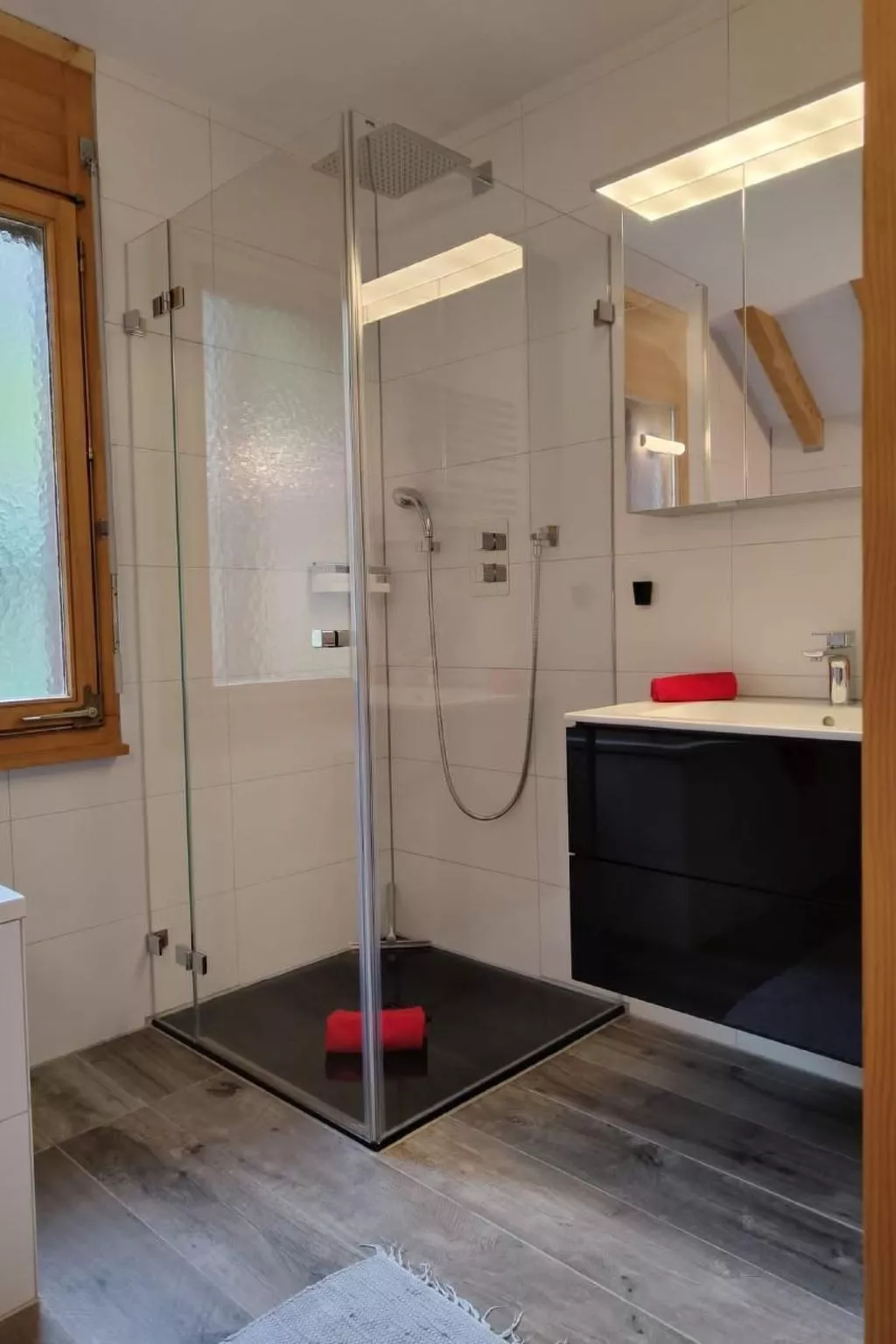 Villa Seelisberg mit Jacuzzi und Panoramablick-Drinnen