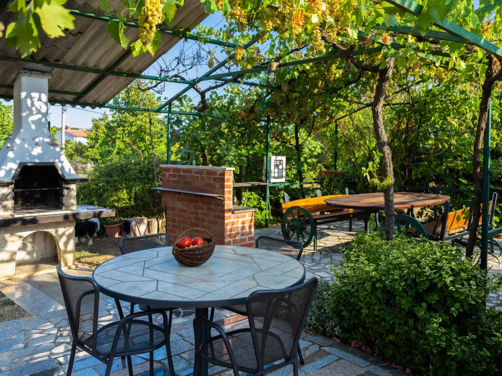 Attraktive Wohnung mit privatem Pool-Outside