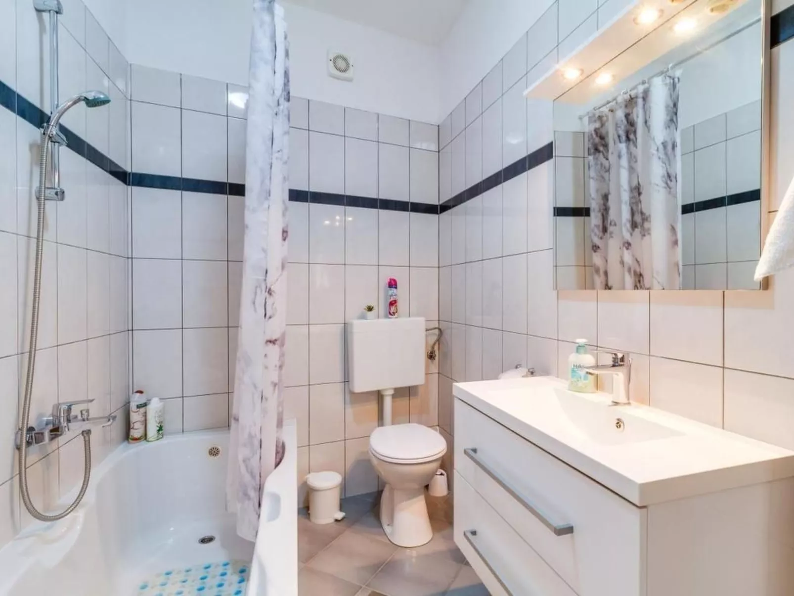 Haus Furlani mit schönem Garten und privatem Pool-Inside